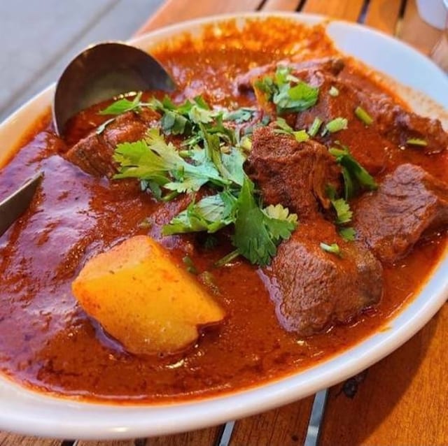 Lamb Vindaloo (Hot).